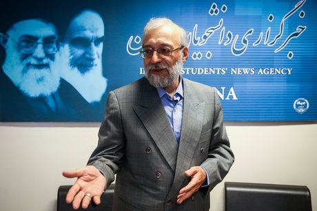 اکنون دم خروس بیرون زده و غربی‌ها از توفیق محققان ایرانی ناراحتند